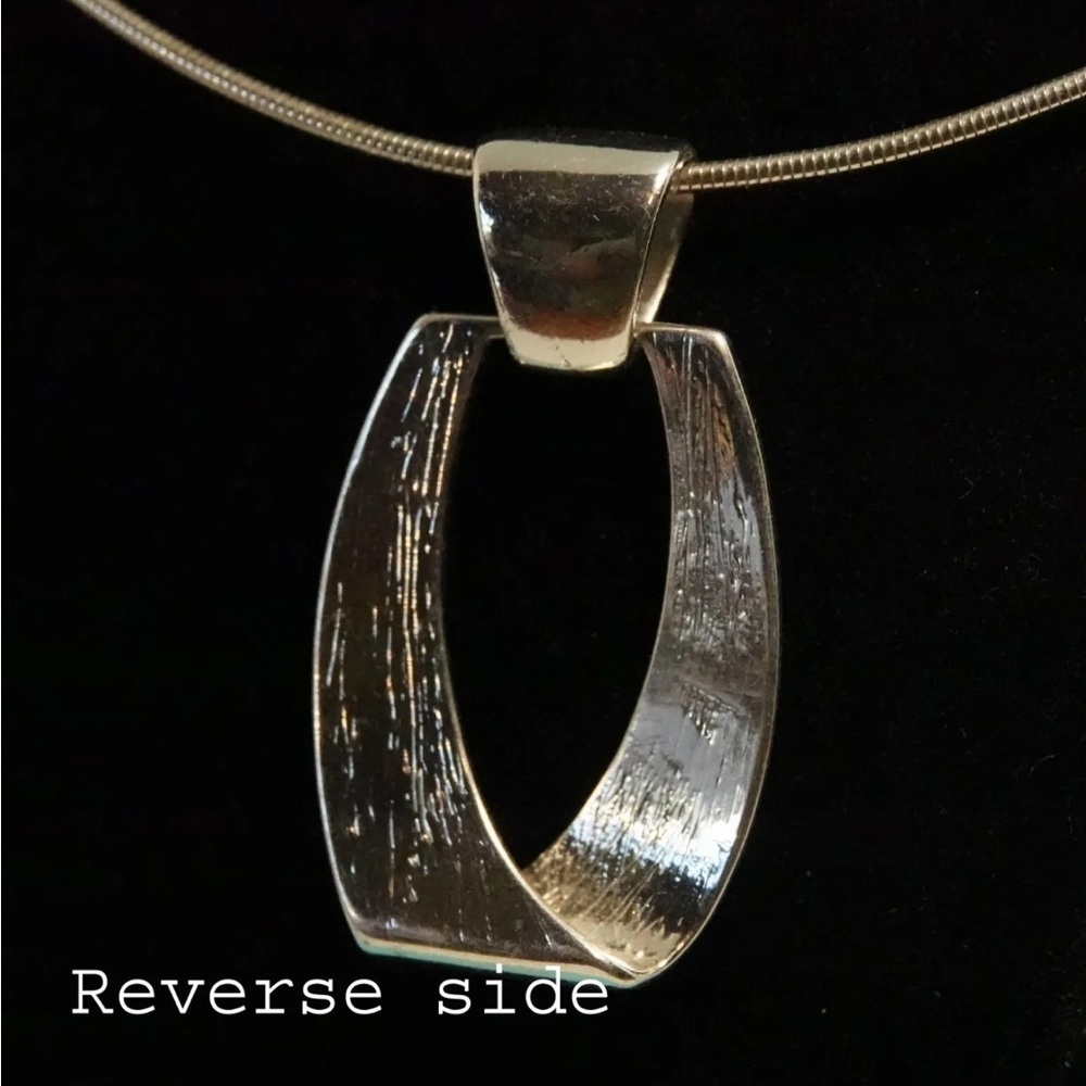 Silver Liz Claiborne Liz & Co Coil Collar Necklace with Pendant 15" jewelry - Picture 5 of 13